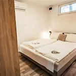 مكان تخييم Siocamping Hazak Homes *