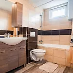 مكان تخييم Siocamping Hazak Homes *