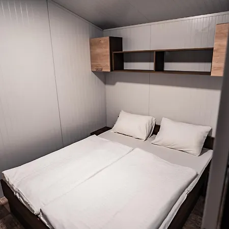 Kemp Siocamping Hazak Homes
