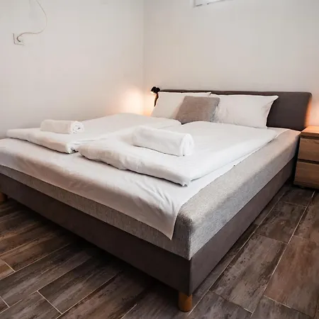 Siocamping Hazak Homes Siofok