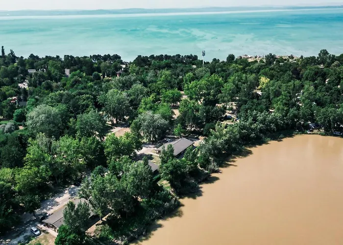 Siocamping Hazak Homes Campsite