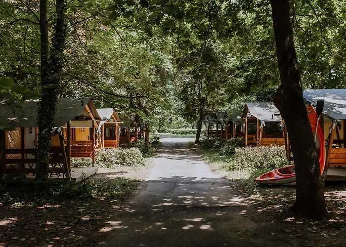 Siocamping Hazak Homes Campsite